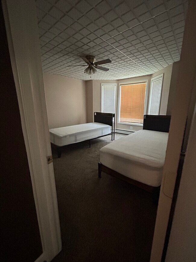 Foto del edificio - 612 E 3rd St