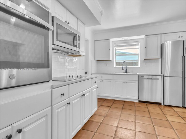 Building Photo - 10015 SW 85th Terrace