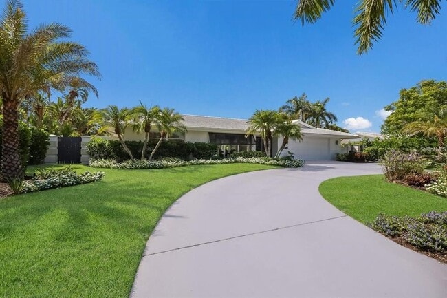 Building Photo - 567 Bird Key Dr