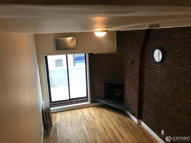 Building Photo - 304 E 78th St