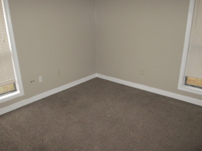 Foto del edificio - 3015 Courtney Ave