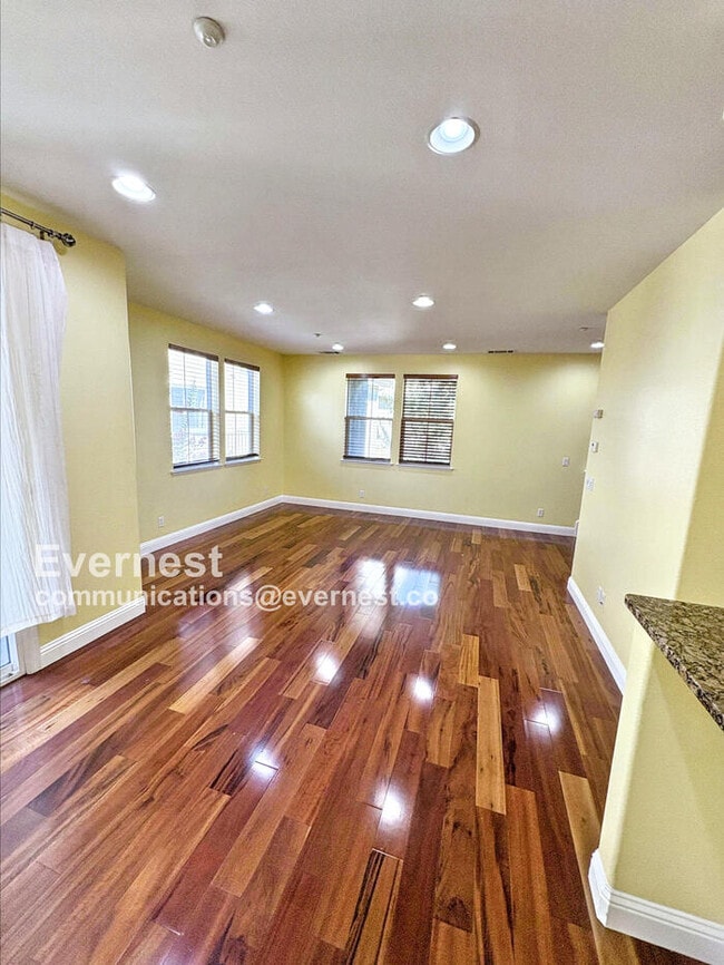 Foto del edificio - 1079 Westbury Dr