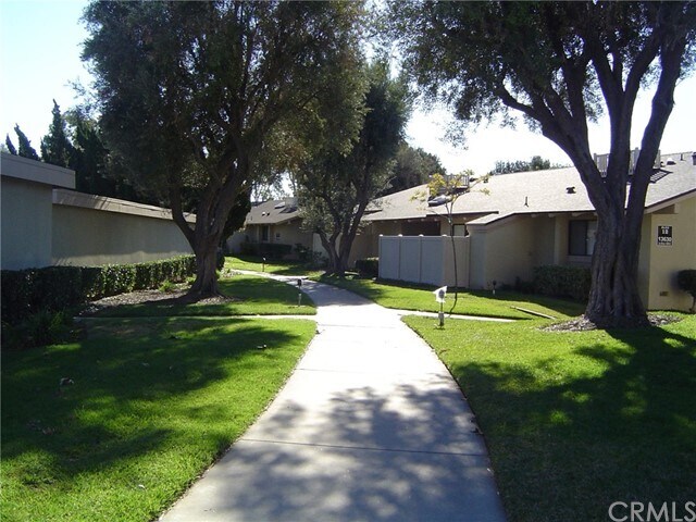 Building Photo - 13634 La Jolla Cir