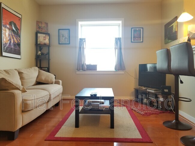 Foto del edificio - 3534 10th St NW