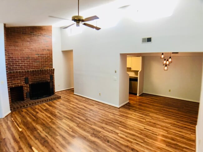 Building Photo - 123 Turtle Creek Rd