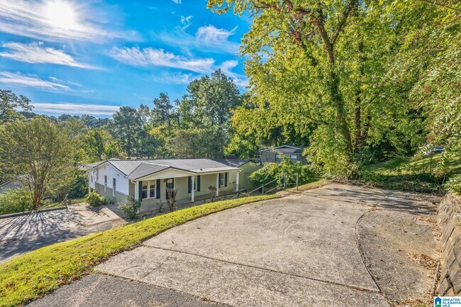Foto del edificio - 2161 Chapel Hill Rd