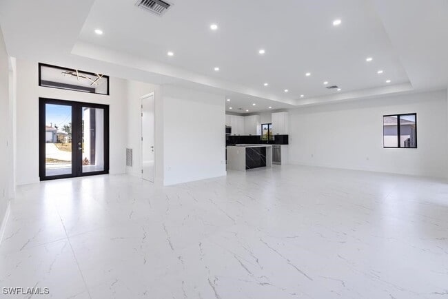 Building Photo - 1111 SW Embers Terrace