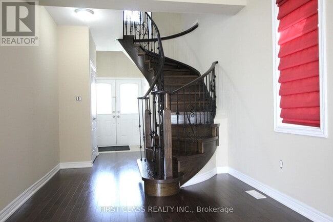Building Photo - 63 Promenade Dr