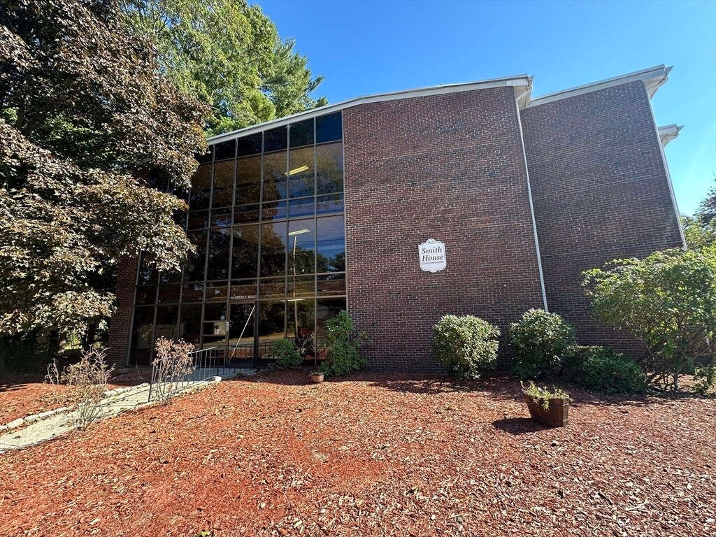 Primary Photo - 915 Edgell Rd