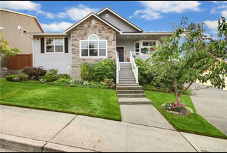 Building Photo - 17111-17111 111th St E