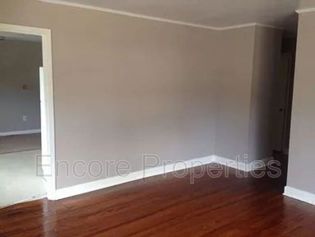 Building Photo - 533 Spaulding St