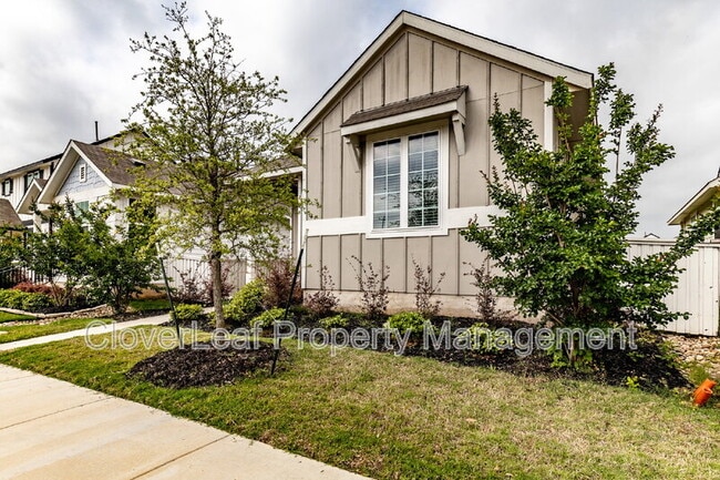 Building Photo - 412 Hortus Dr