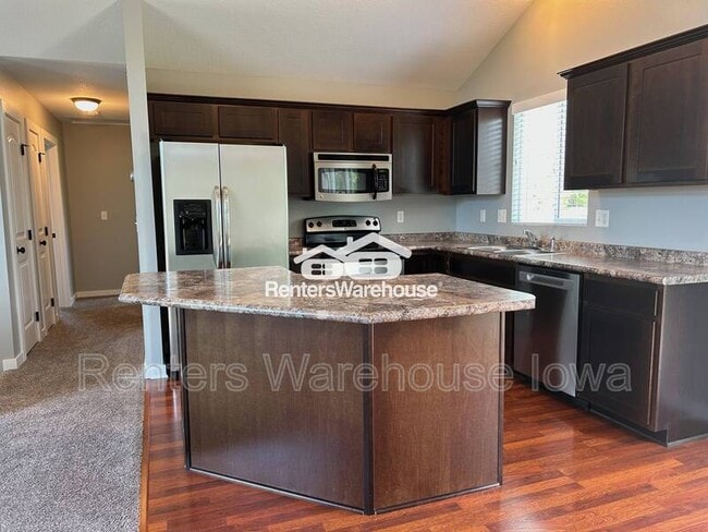 Building Photo - 645 Northview Dr