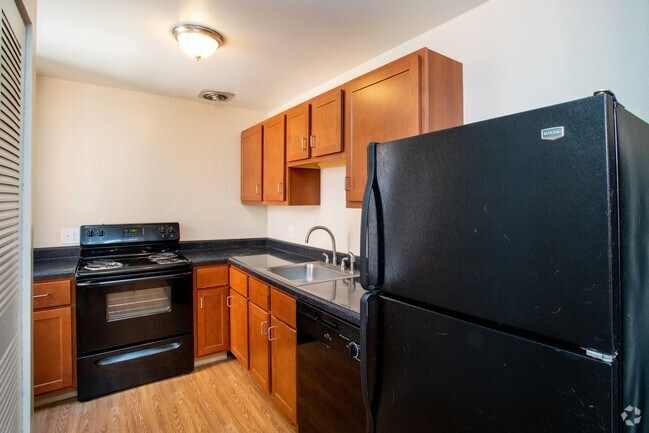 1BR, 1BA - 791 SF - Georgian Court