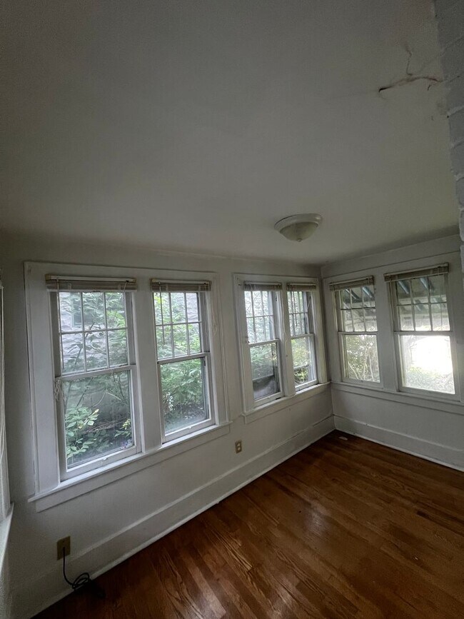 Building Photo - Newly Renovated House For Rent in the East...