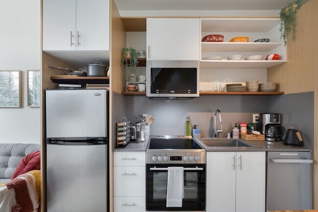 Foto del edificio - 3843 20th Ave SW