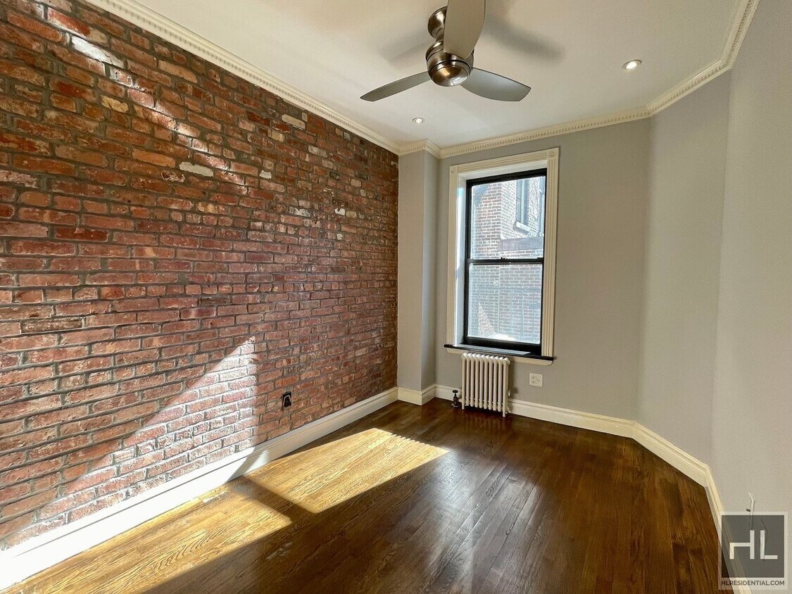 Foto del edificio - Renovated East Village 2-Bedroom with Pre-...