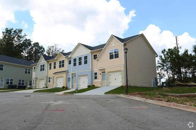 Foto del edificio - Overlook at Sugar Hill Townhomes