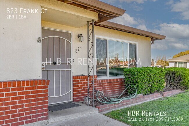 Foto del edificio - 823 Frank Ct
