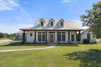 Building Photo - 1095 Stinson Rd