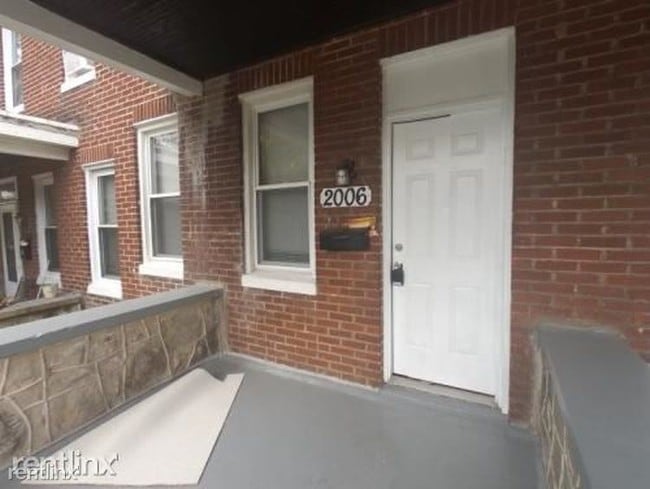 Building Photo - 2006 Dukeland St