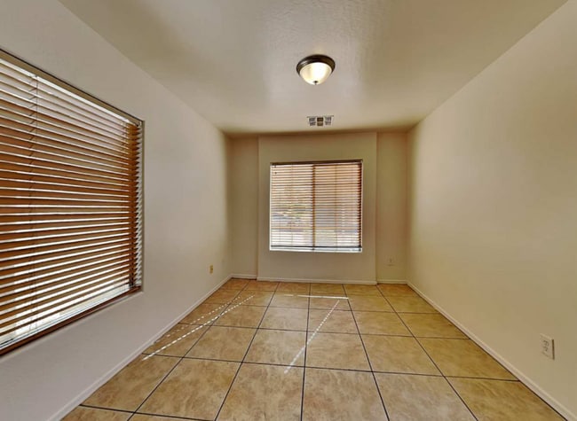 Foto del edificio - 1603 W Alta Vista Rd