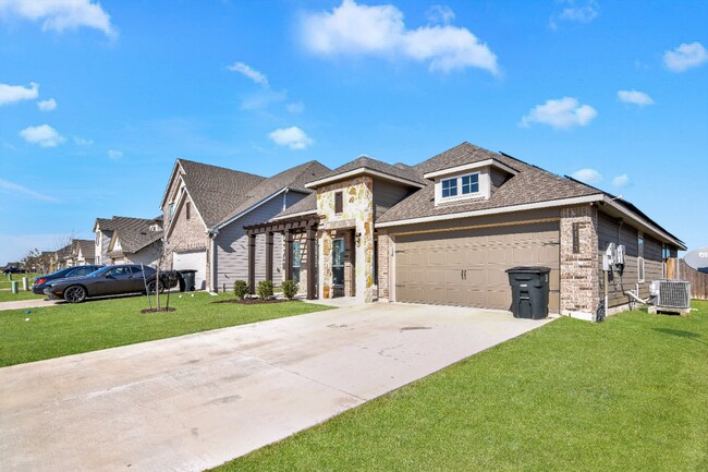 Foto del edificio - 7113 McGregor Lp