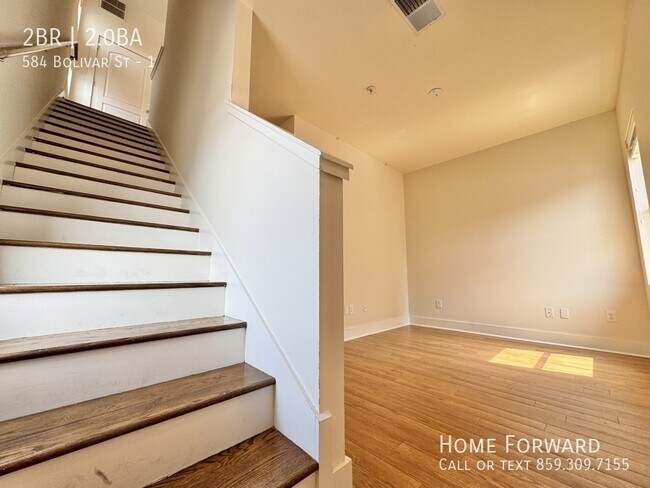 Building Photo - 584 Bolivar St