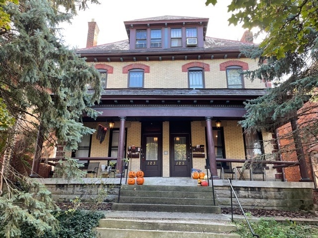 Building Photo - 125 W 1st Ave