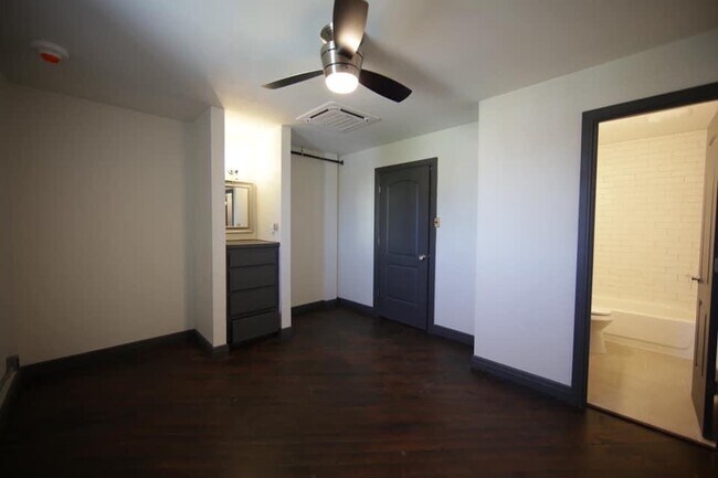 Building Photo - 201 S Chaparral St