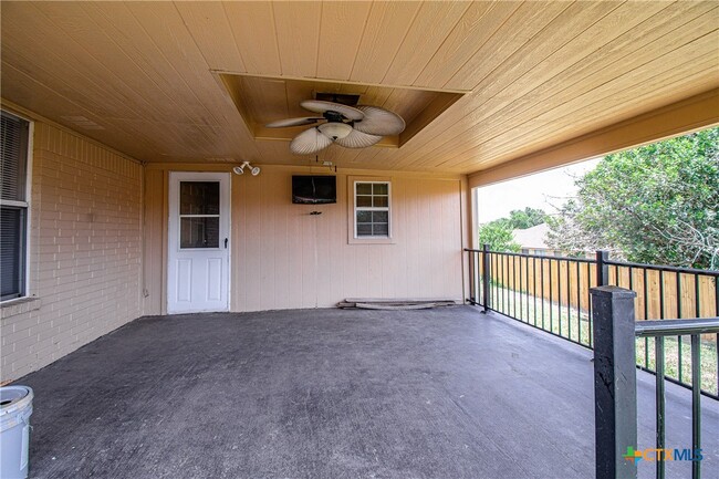 Building Photo - 3808 Split Oak Dr