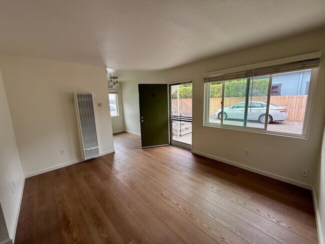 Foto del edificio - 1808 Castillo St