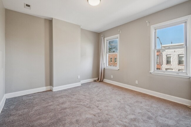 Foto del edificio - 1243 Washington Blvd