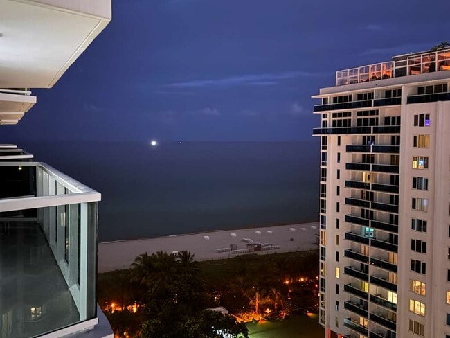 Foto del edificio - 2401 Collins Ave
