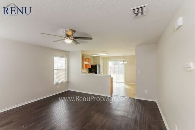Foto del edificio - Available Now!