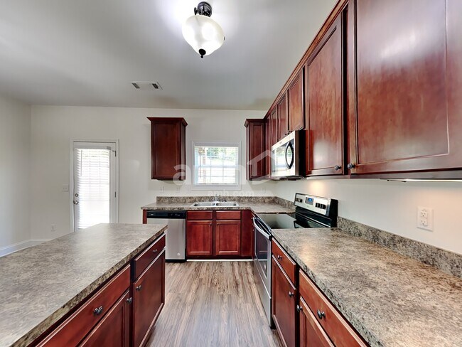 Foto del edificio - 6260 Cove Creek Dr