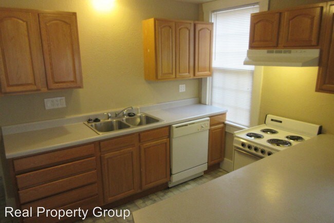 Building Photo - 1504 Rosemary Ln