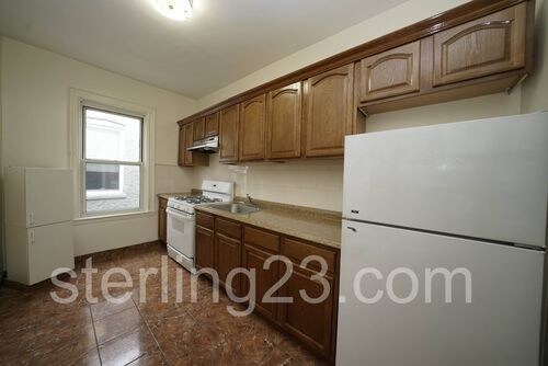 Primary Photo - 24-32-32 26th St