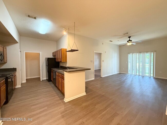 Building Photo - 9575 Amarante Cir