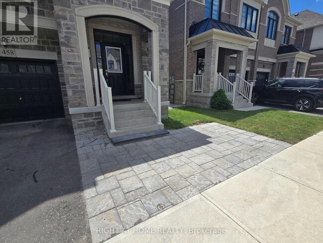 Building Photo - 458 Bergamot Ave