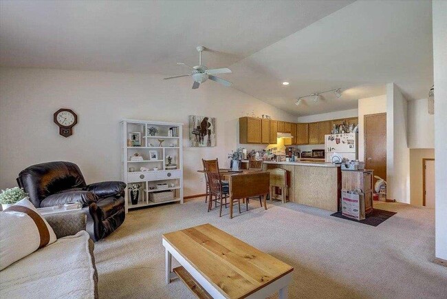 Building Photo - 519 Blaser Dr