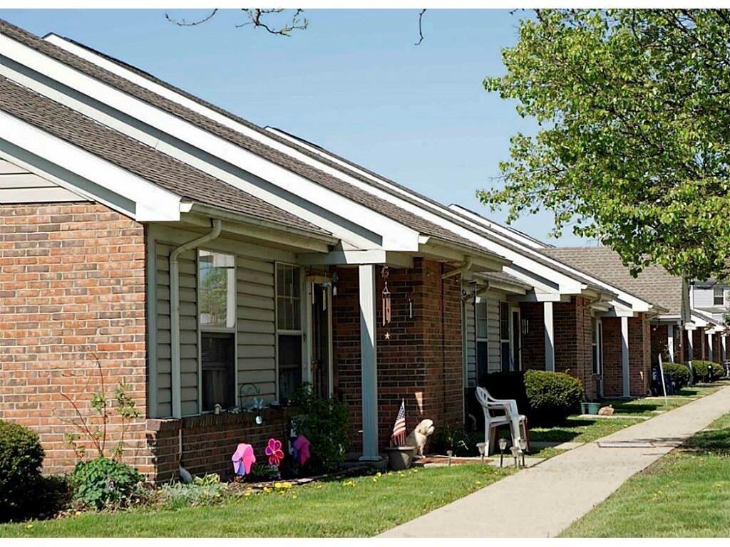 Primary Photo - 6890 Lincoln Park Dr