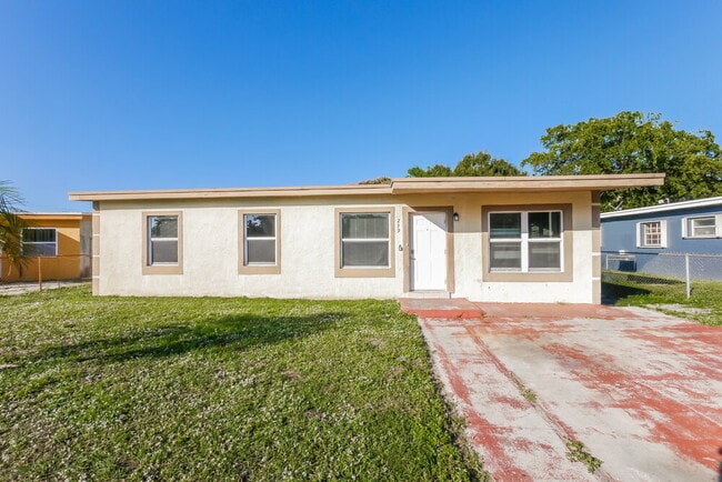 Building Photo - 259 NW 30th Ave