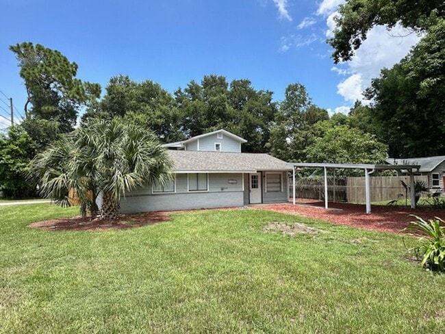 Building Photo - 7803 Rose Ave