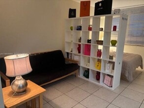 Building Photo - 100 Lincoln Rd