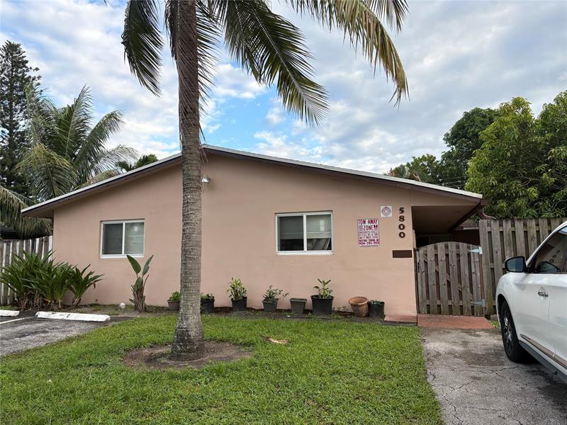 Foto principal - 5800 NW 15th St