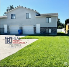 Building Photo - 1215 Cottage Ave