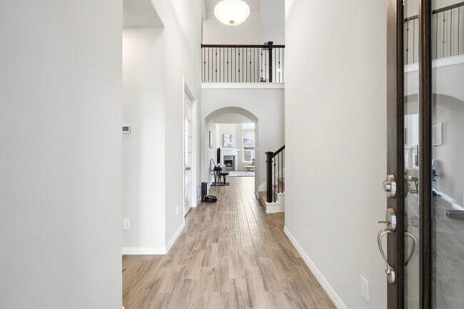 Building Photo - 3427 Willow Cres Ct
