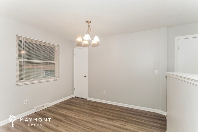 Foto del edificio - Charming 3-Bedroom Brick Home