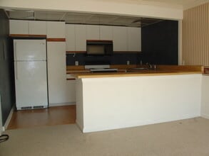 Building Photo - 2749 Sullins St